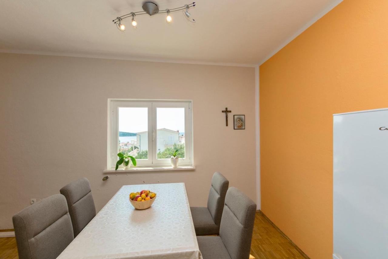 Apartments Jelka Primošten Exterior foto