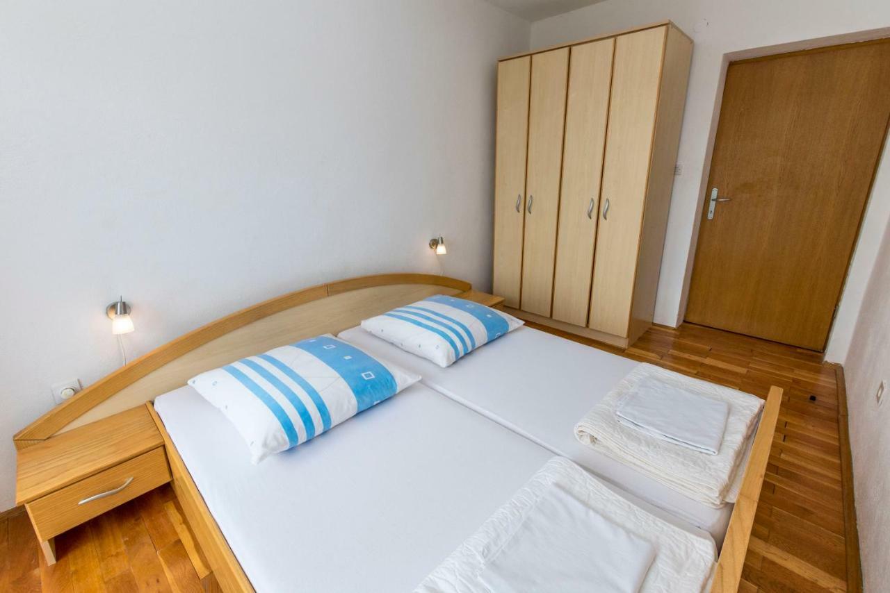 Apartments Jelka Primošten Exterior foto